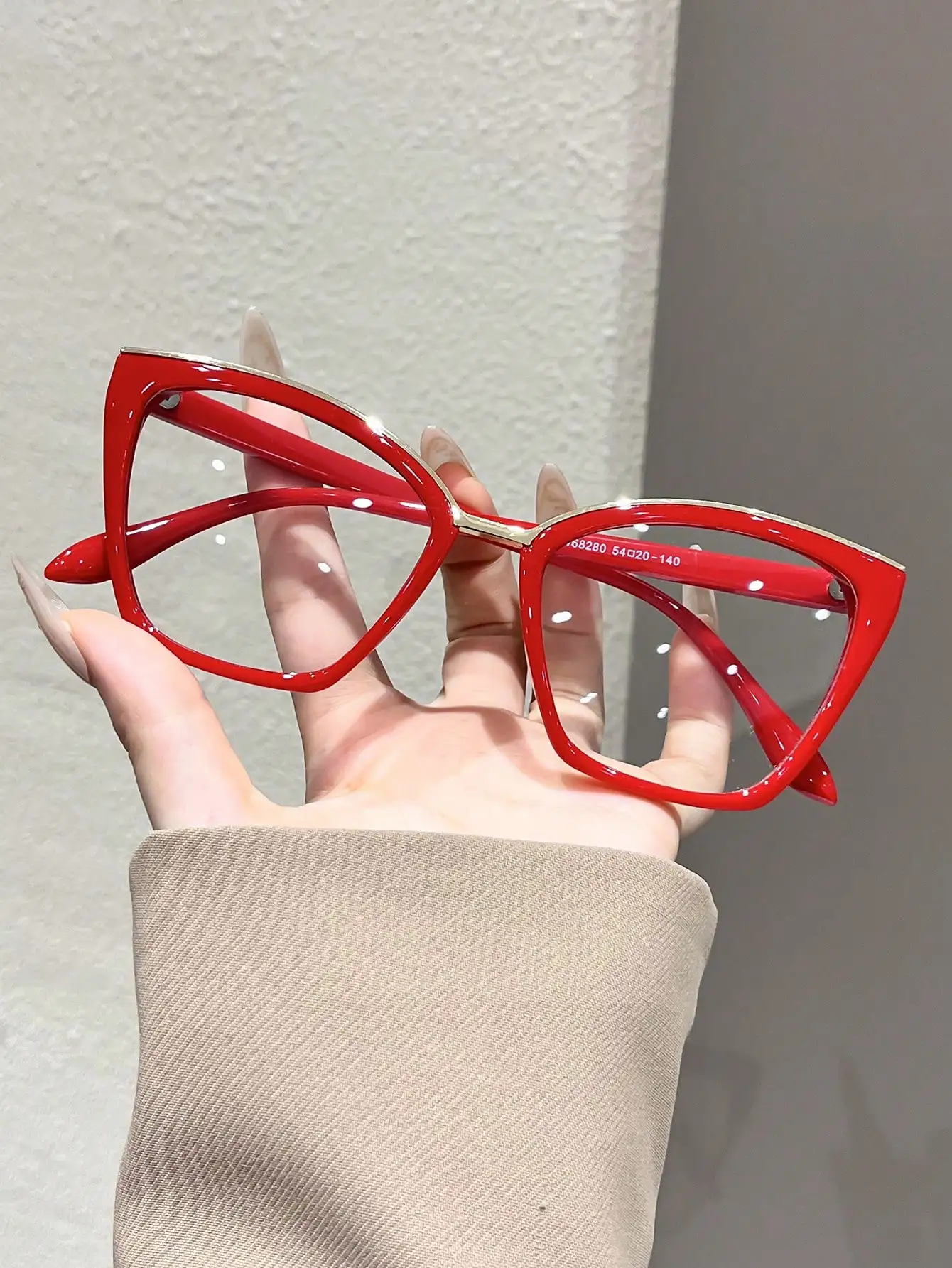 

1pc Women's Butterfly Frame Fashion Decorative Non-Prescription Glasses