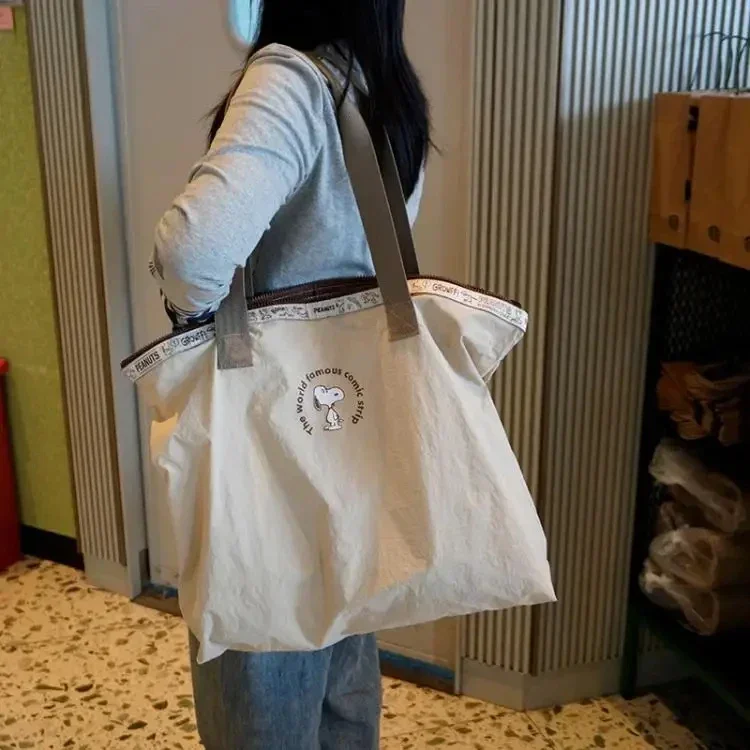Neue Modische Beliebte Niedliche Cartoon-Snoopy-Reisetasche mit Großer Kapazität, Damen-Gepäcktasche, Damen-Umhängetasche, Faltbare Fitnesstasche – Detail 22