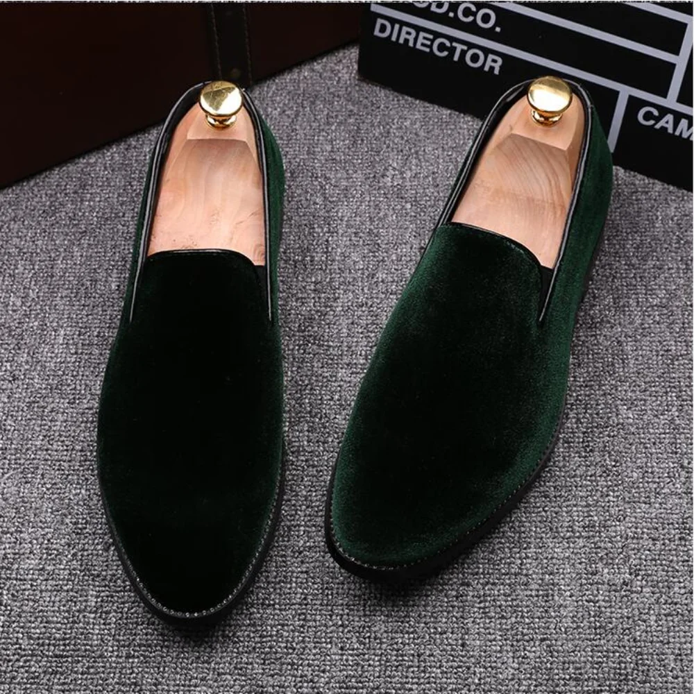 Casual Black Red Velvet Men Shoes Flat Slip-on Dress Shoes Casual Pointed Toe Solid Color Wedding Loafer Larg Size 38-44