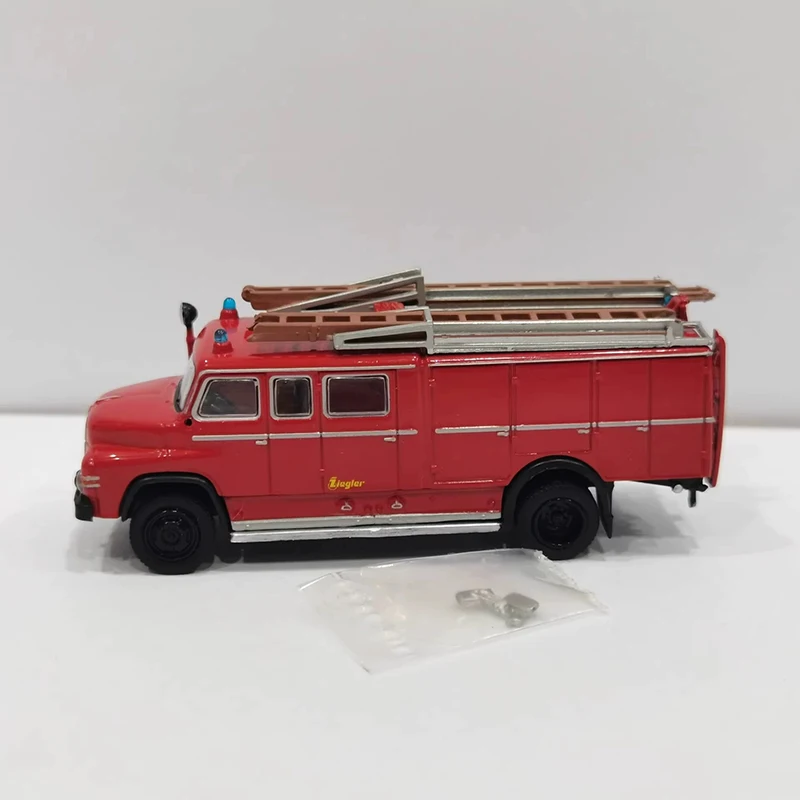 

BREKINA масштаб 1/87 HO MAN 450 HA LF 16, пластиковая модель автомобиля, статическая коллекция, украшенные праздничные подарки, игрушки, сувенирный подарок