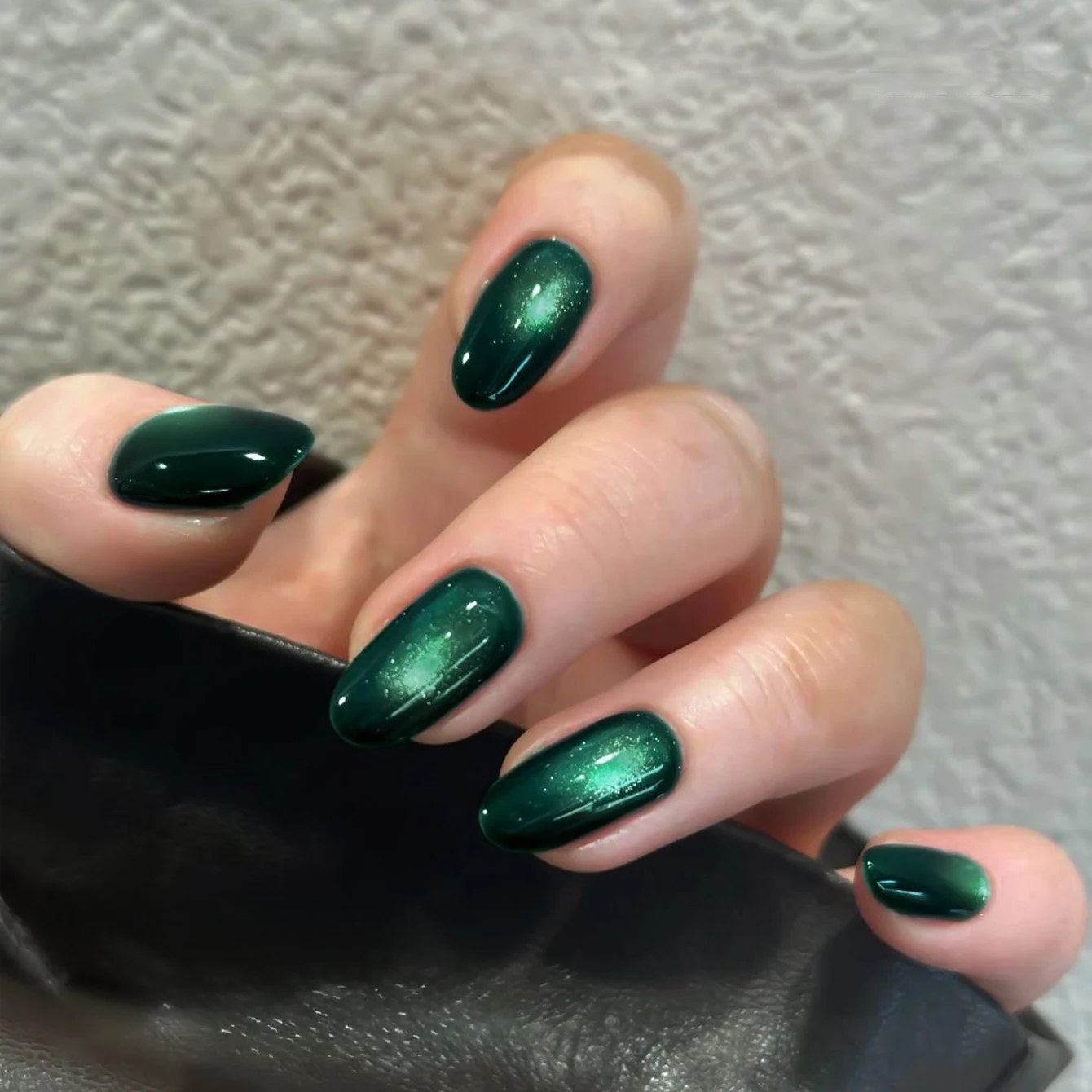 10ML 1PCS Christmas Nails French tip Nails Deep Green Glass Bead Magnet Cat Eye Gel Nail Polish Popular Green Nails Nail Stuff