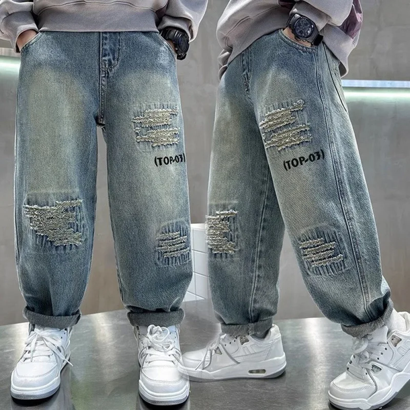 

Детские джинсы UNITIM для мальчиков, весна 2026, прямые брюки из денима в уличном стиле с буквенным принтом для маленьких мальчиков