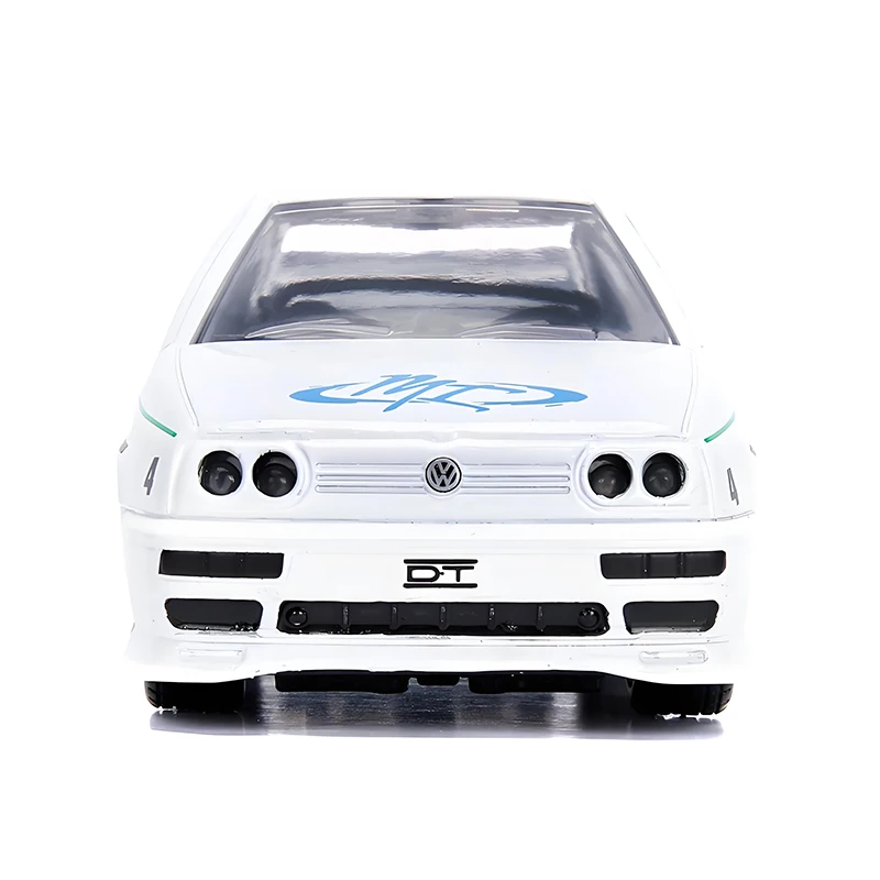 JADA 1:32 Jesse's JETTA Alloy Car Diecasts & Toy Vehicles Car Model Miniature Scale Model Car For Children
