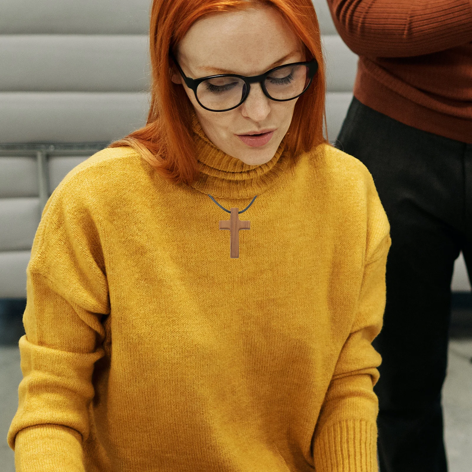 Perhiasan Iman Kristen dari Kayu yang Indah dengan Keahlian Kerajinan yang Luar Biasa, Hadiah Unisex untuk Dia dan Dia, Aksesori Bergaya