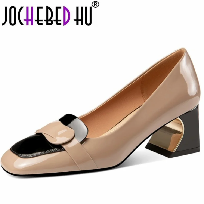 【JOCHEBED HU】Spring and summer new single shoes women\'s middle heel leather shallow mouth patent leather square head Size 33-43