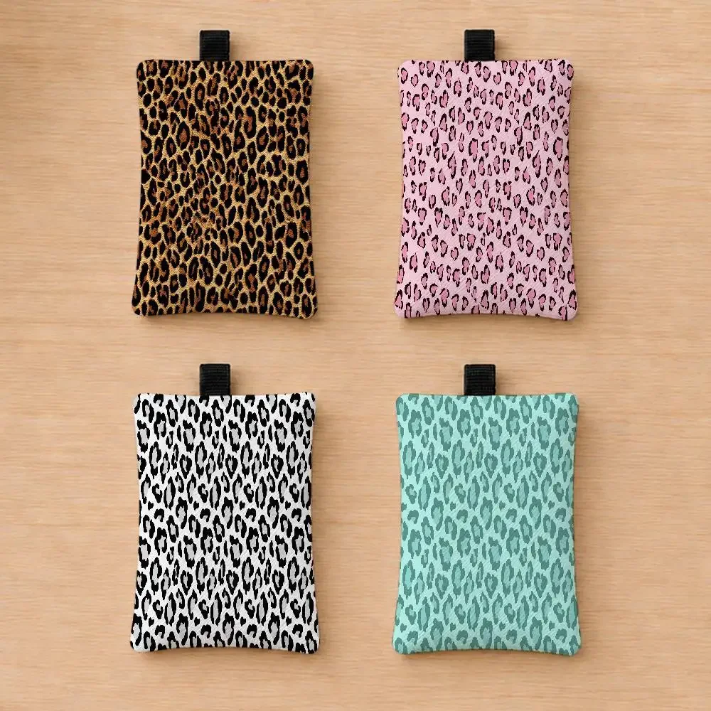 L-Leopard Print Art Waterproof Zipper Coin Purse Lightweight Hanging Key Pouch Card Holder For Daily Use