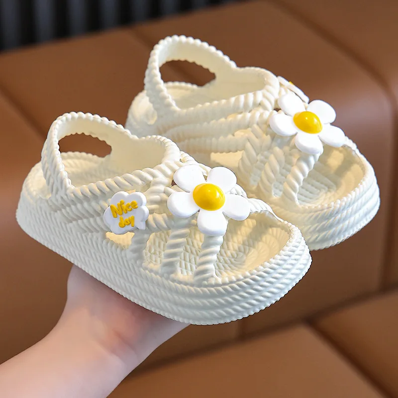 

2025 New Children's Slippers Summer Girls and Boys Bathroom Home Anti slip Beach Shoes Soft Soled Baby Sandals