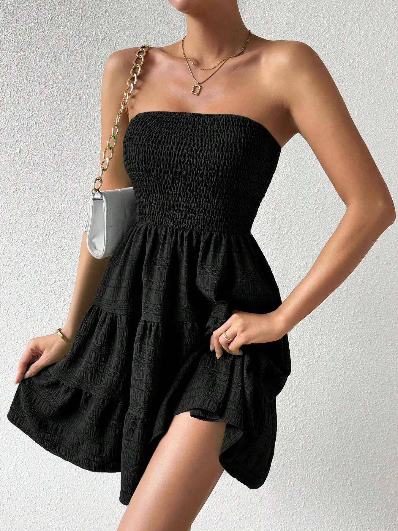 

Celisse Solid Color Ruffles Hem Strapless Dress