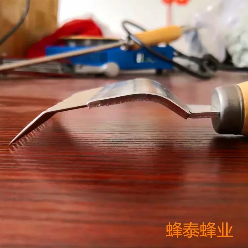 A Needle Type Honey Cutter, Scraper, Rake Handle, Aluminum Head, Curved Needle, Cutting Shovel,