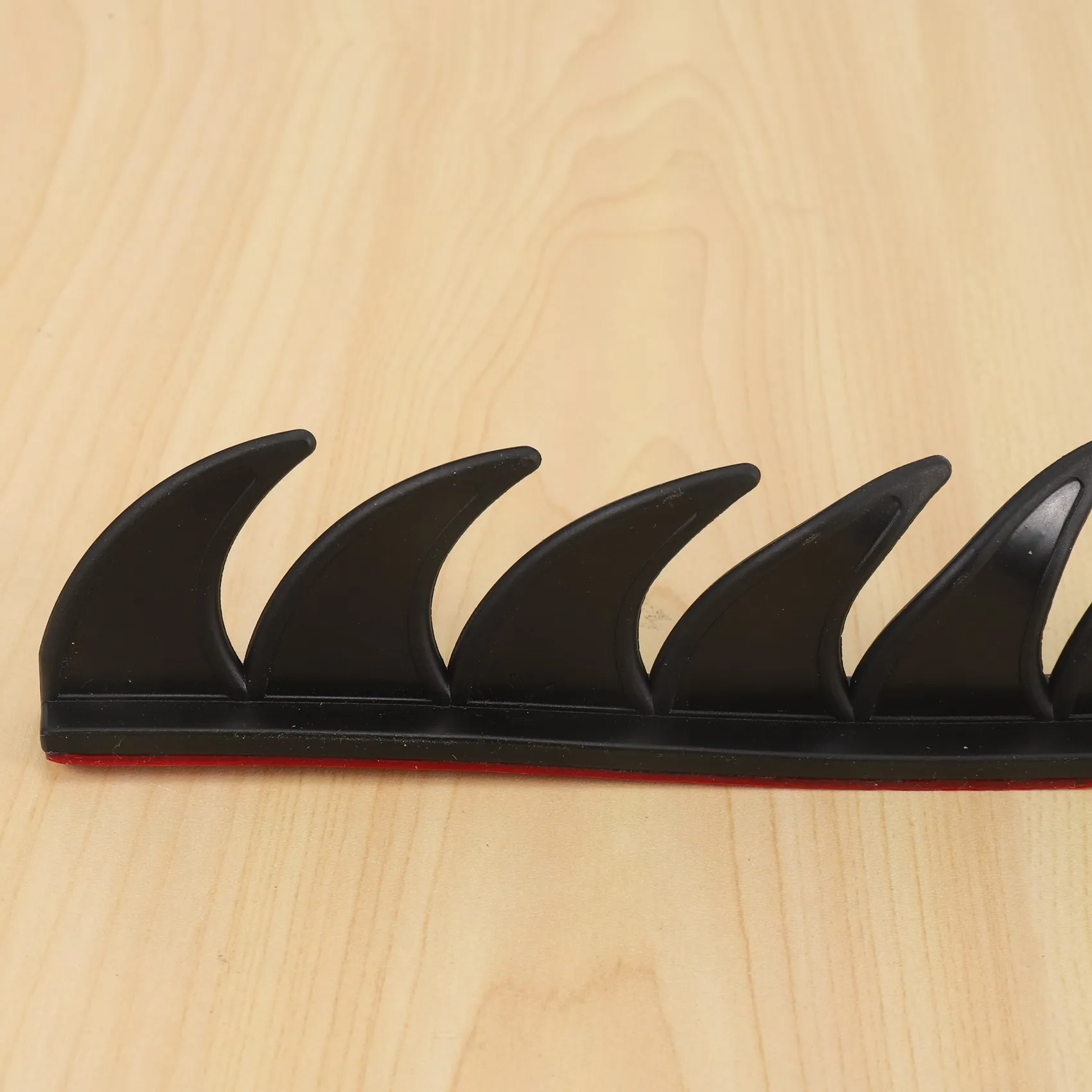 

Exclusive 2X Reflective Motorcycle Helmet Mohawk Spikes Rubber Camber Saw With Red Helmet Decals(Helmet Not Included)