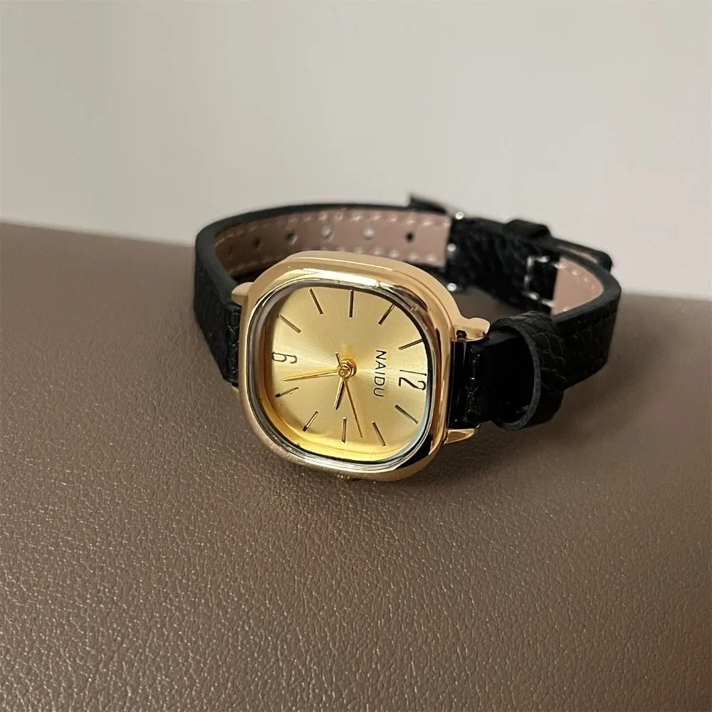 Fashion Leather Strap Quartz Watch Square Dial Adjustable Women Wristwatch Square Dial Watch Women