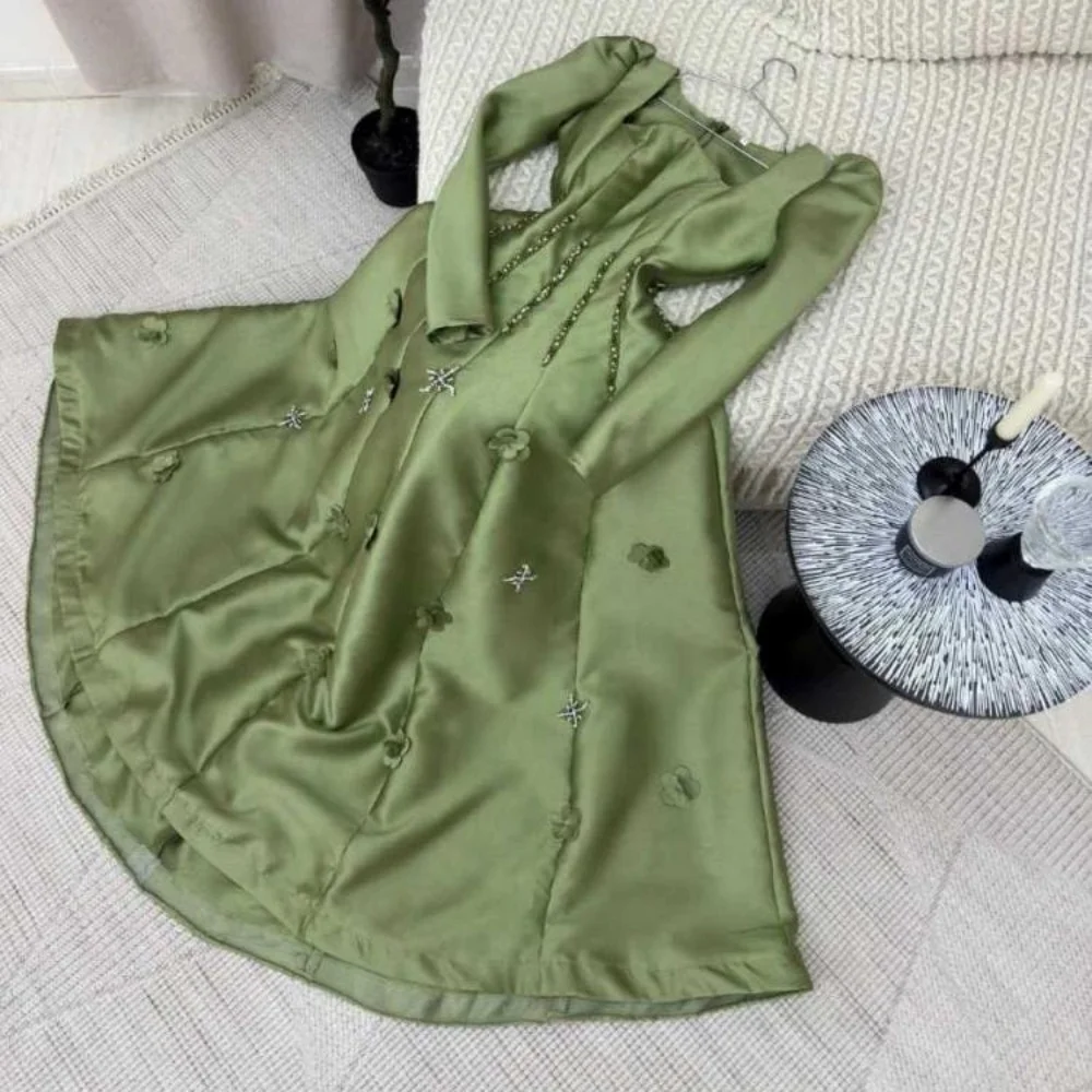 فستان حفلة موسيقية نسائي رائع مخصص مكشكش مثير بأكمام طويلة ساحر على شكل حرف a بطول الأرض فستان الحفلات مطرز بالخرز ثوب مسائي