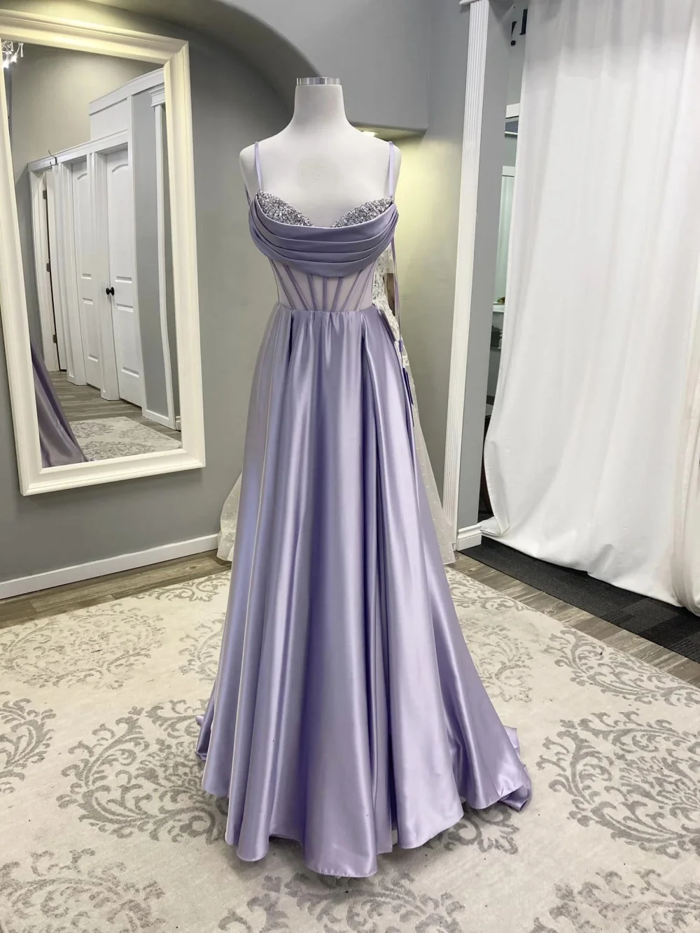 Elegant Sweetheart Satin Prom Dress Sleeveless Crystal Pleat A Line Floor Length Special Occastion Evening Party Gown Custom