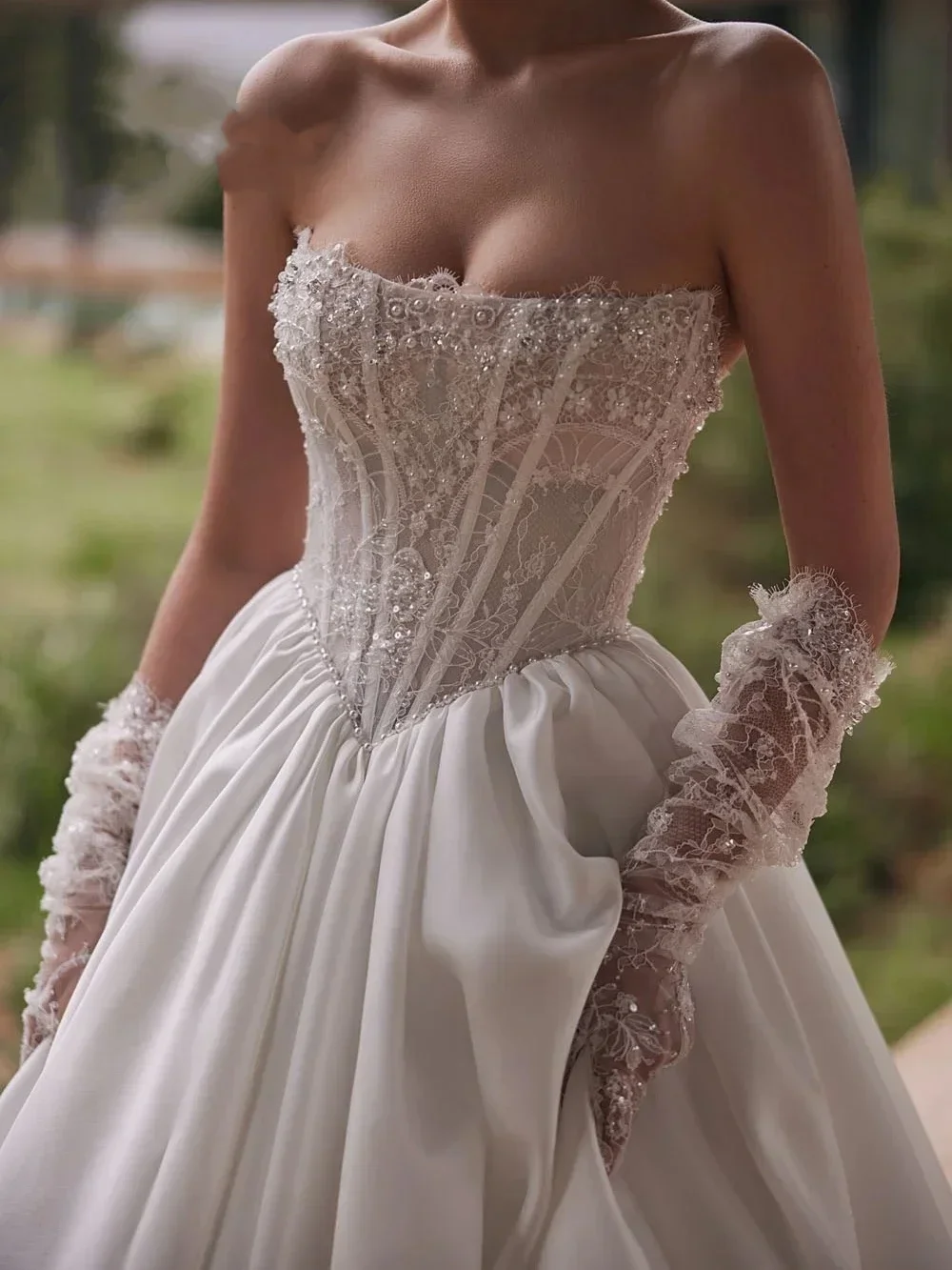 Customized Graceful Strapless Wedding Dresses Applique Bridal Gowns  Elegant A-Line Floor-Length Wedding Gowns Vestidos De Novia