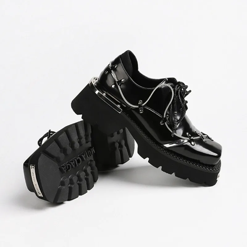Luxury Metal Chain Decoration Chunky Heel Shoes Women High Quality Patent Leather Black Lace Up Loafers Punk Style Autumn Shoes