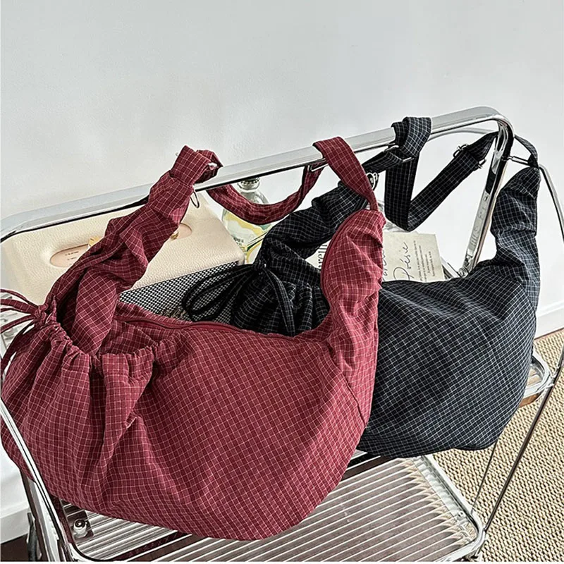 Koreanische karierte Hobo-Tasche mit Kordelzug, große Kapazität, Canvas-Umhängetasche, lässige Alltagstasche für Damen – Detail 4