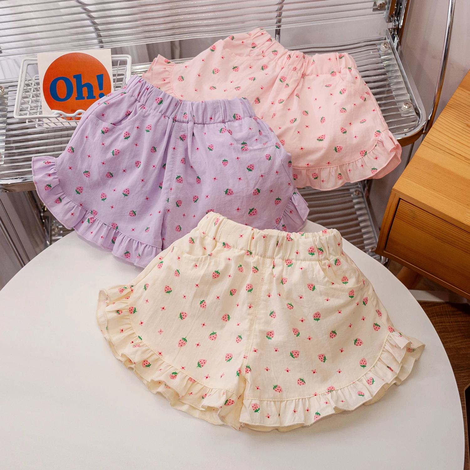 

2025 Summer New Girl's Pants Children's Summer Strawberry Shorts Baby's Summer Casual Loose Outerwear
