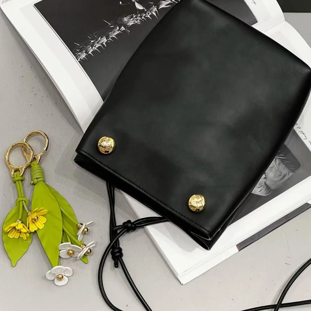 

Hand-woven Rope Pendant Luxury Car Decoration High-quality Bag and Luggage Accessories Exquisite Holiday Gift Handmade Jewelry