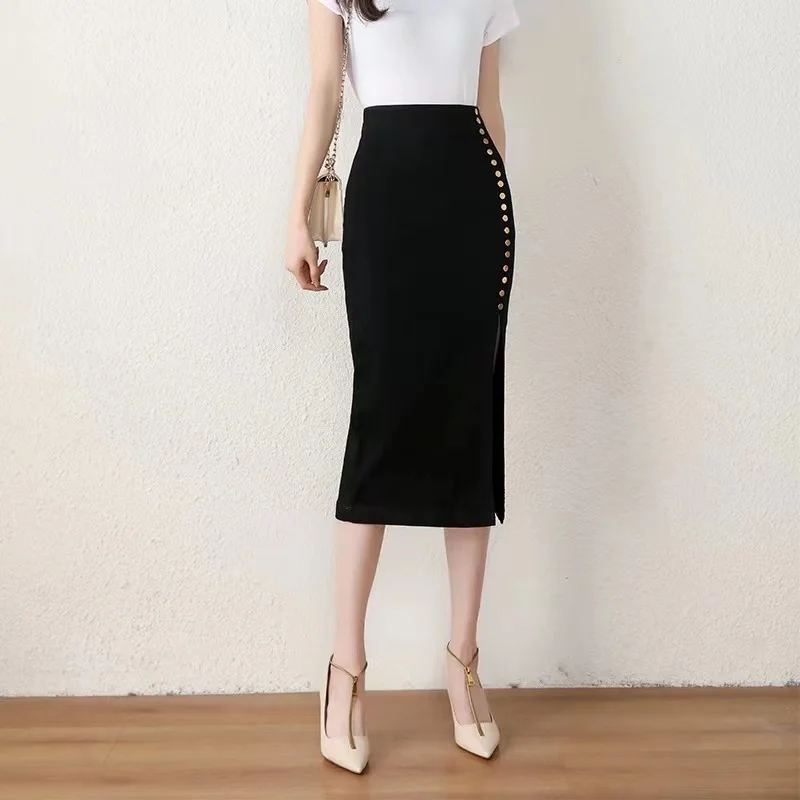 Primavera/Estate 2025 Nuovo senso del design monopetto diviso dimagrante vita alta gonna di nicchia di media lunghezza gonna nera