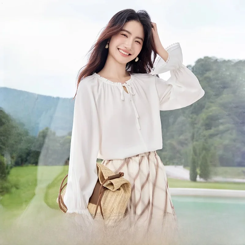 

Элегантная женская шифоновая блузка для повседневной носки, весна 2026, с круглым вырезом, завязками на плечах, плиссировкой, художественной кружевной отделкой, свободного кроя, с длинным рукавом