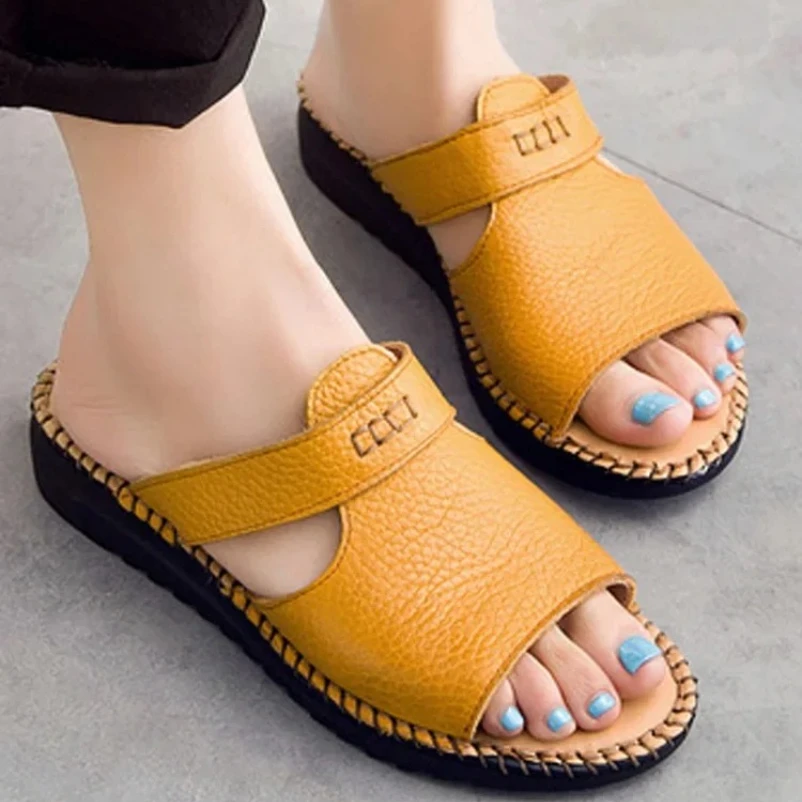 2025 شبشب جلد طبيعي الصيف النساء نعال مسطحة أحذية المفتوحة تو الزهور الشرائح النساء الانزلاق على الصنادل #4