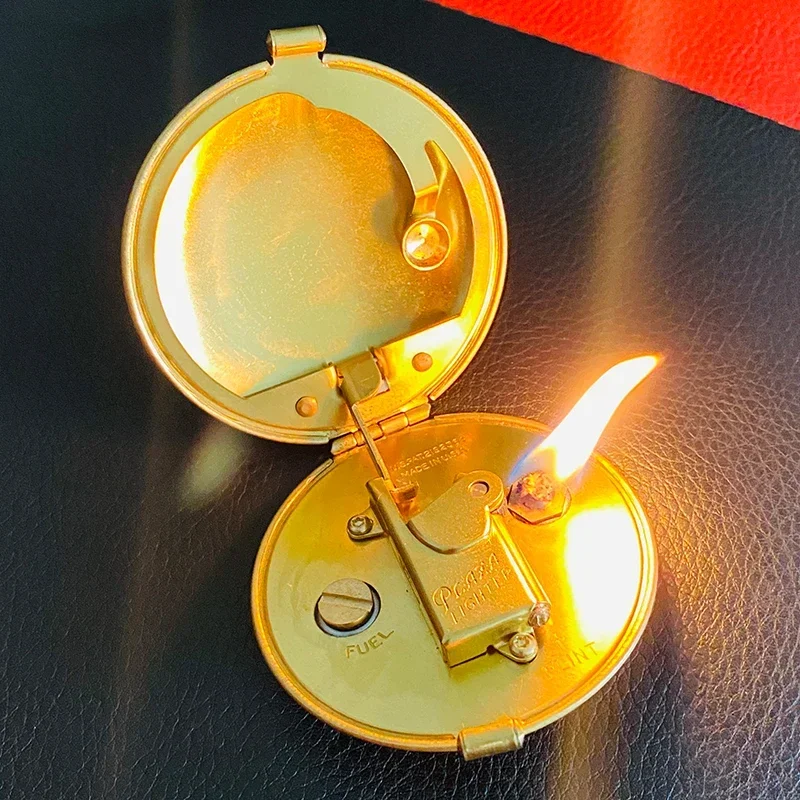 Creative Ladies Powder Box Handmade Brass Kerosene Lighter 1935 Round Semi Automatic Ignition Antique Lighter Collectible Gift