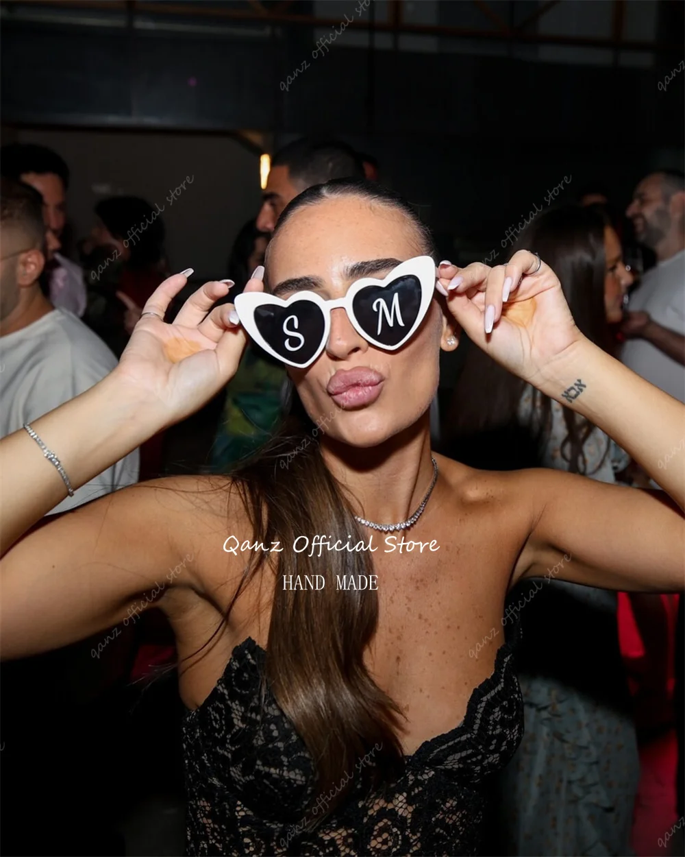 Qanz Abiti da sera modesti in pizzo nero Sweetheart Sirena Fodera color carne Abiti da festa Abiti da festa personalizzati