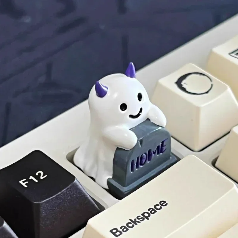 Cute Ghost Halloween Theme Keycaps Custom Resin Original Design Artisan Personalize Point Key Cap for Gamers Design accessories