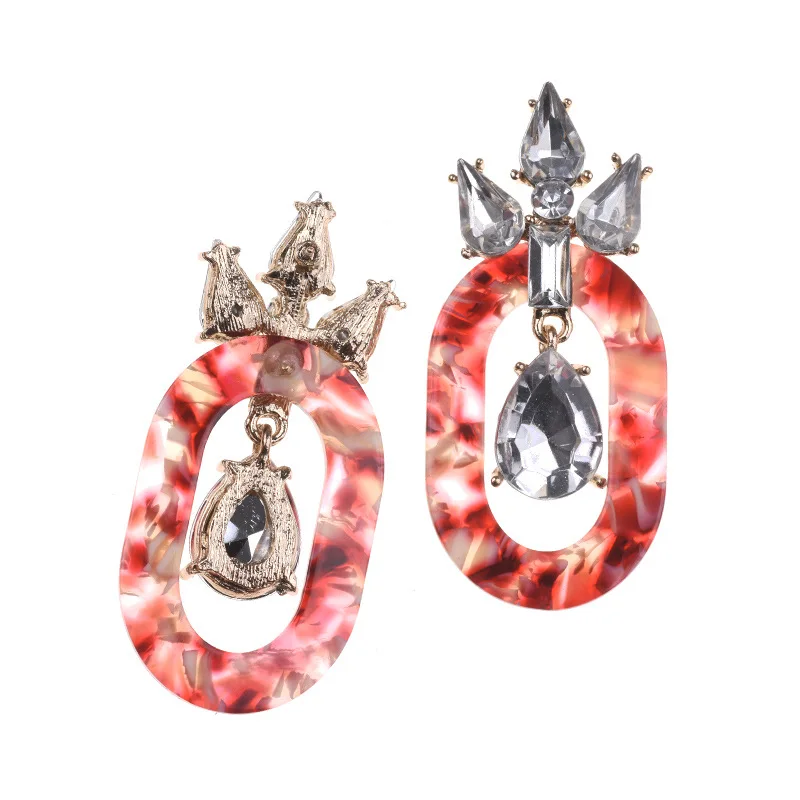 New cross-border earrings, exaggerated big-name acrylic diamond-encrusted earrings, sent overseas by the source manufacturer.