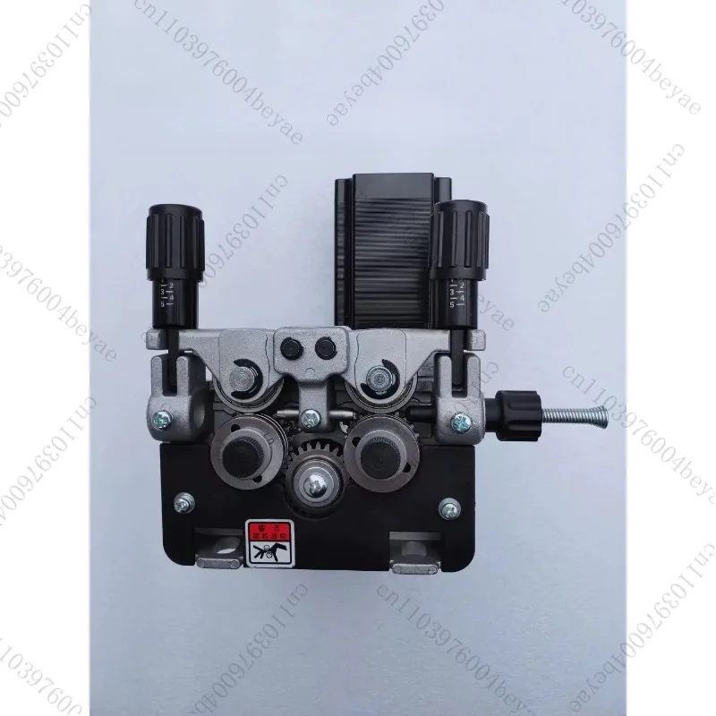 Stepping servo motor push wire feeding mechanism argon arc welding cold welding machine