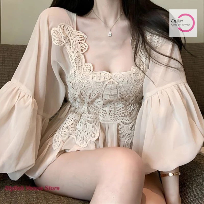 French style lace stitching bubble sleeve chiffon shirt women's spring and summer new fashion design sense niche shirt sling.