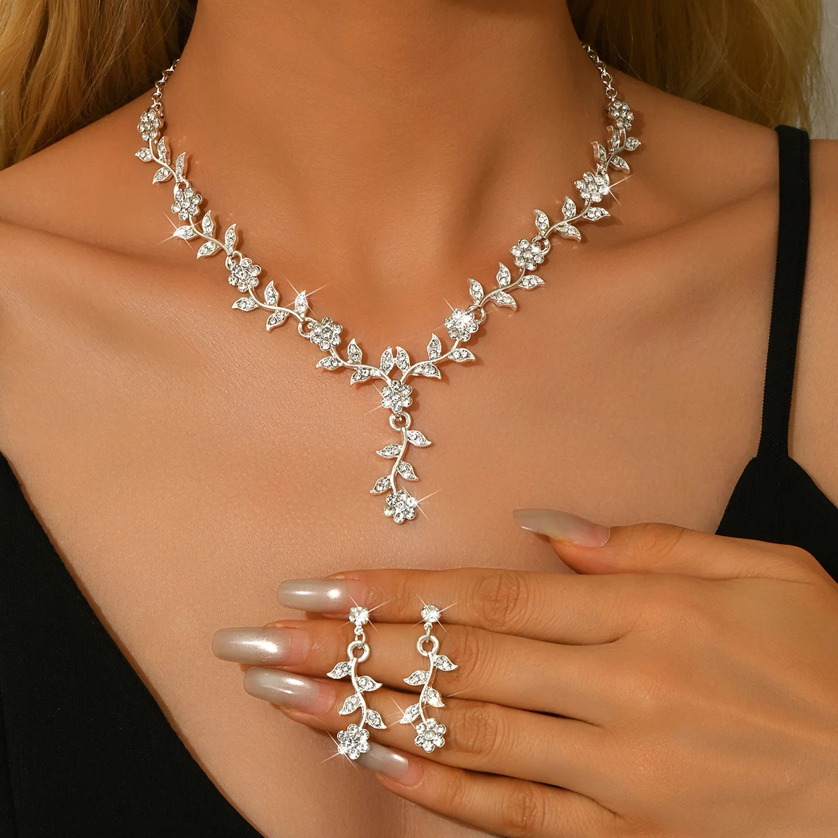 3PC Women's Fashion Design Flower Necklace Earrings Jewelry Set Suitable for Wedding, Party, Festival Gifts