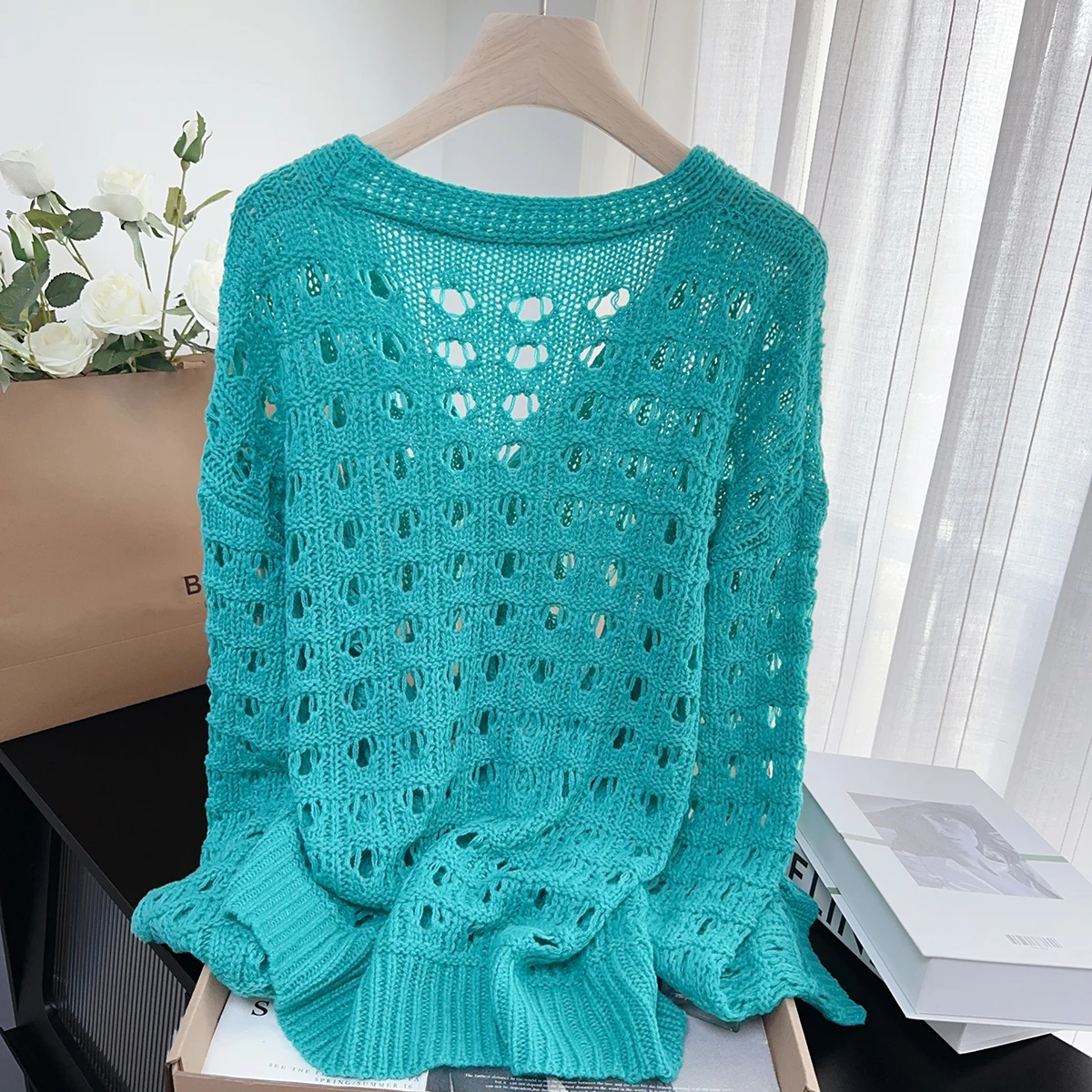 Cárdigan de punto con cuello en V calado de estilo coreano para mujer, suéter holgado Retro liso de manga larga, abrigo, Tops versátiles, 2025