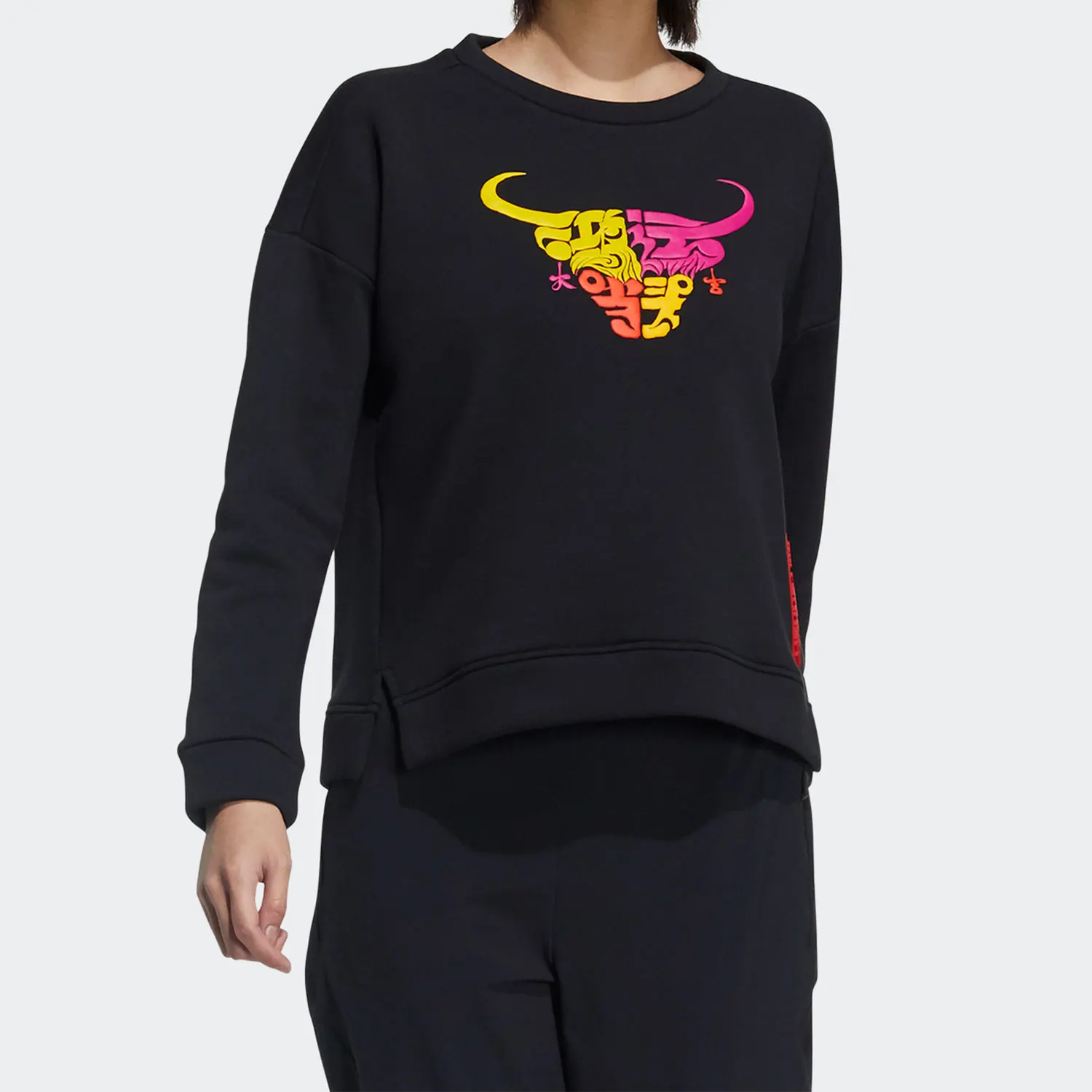 

Adidas Official Genuine Current Season Новая женская спортивная толстовка с круглым вырезом GN9454