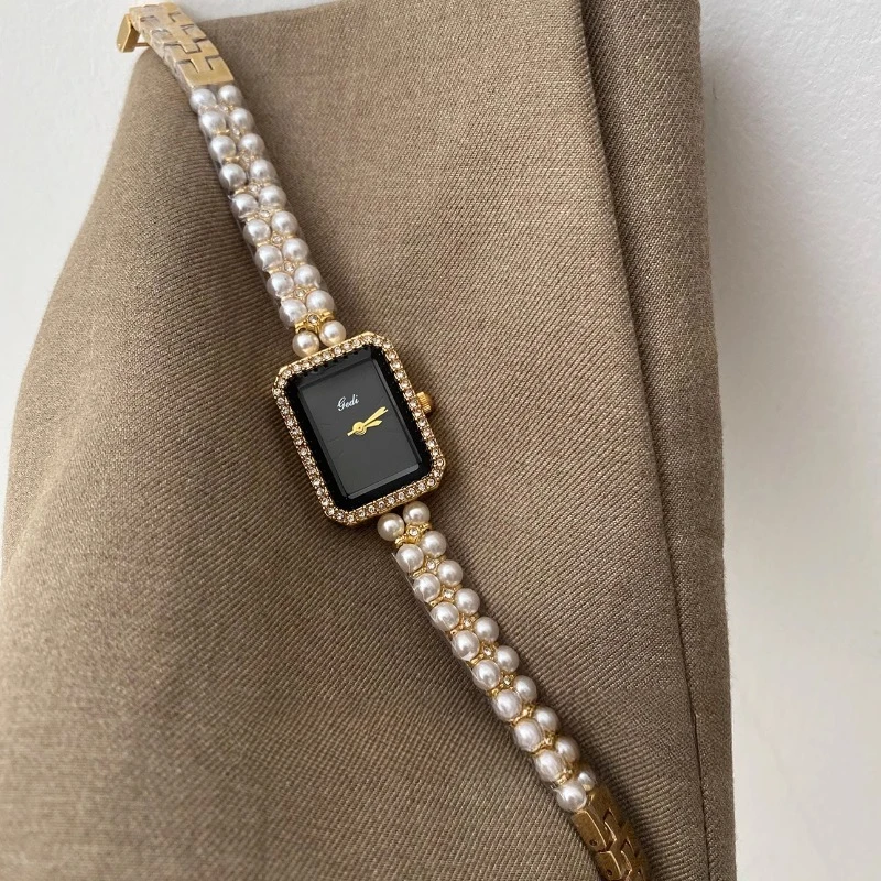 Pearl Bracelet 2024 New Quartz Women's Watch with Japanese Movement Inlaid with Water Diamonds Retro Luxury Fashion