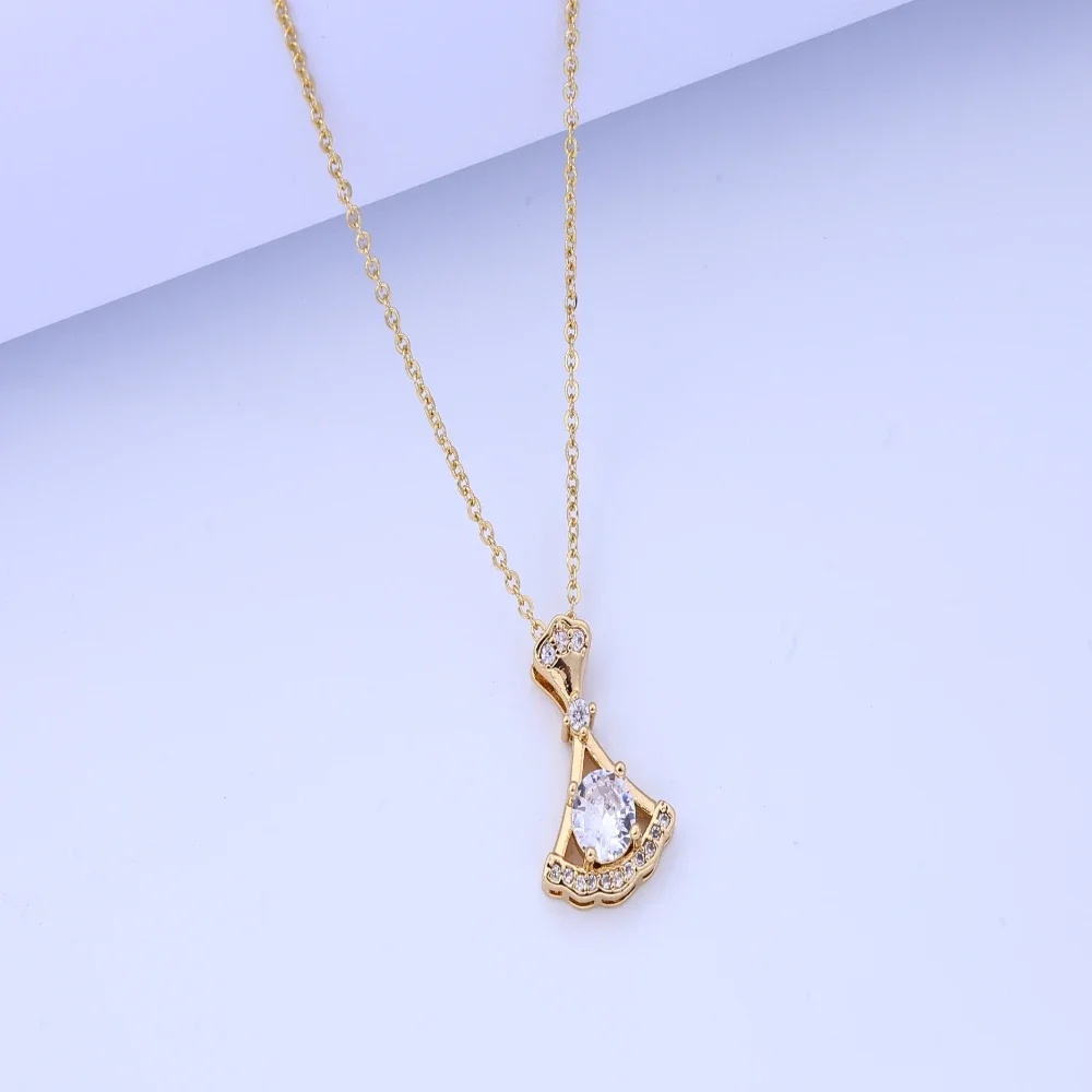 Elegante collana in acciaio al titanio, ciondolo gioielli di lusso da donna, decorazione versatile per l'estate, catena leggera con clavicola