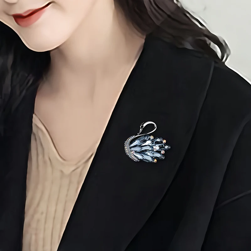 เข็มกลัดผีเสื้อดอกไม้ตกแต่งดีลักซ์สำหรับผู้หญิง, เข็มกลัดที่ได้รับแรงบันดาลใจจากโบราณ, ของขวัญเสริมชุดคอร์ซาจระยิบระยับแบบปรับได้