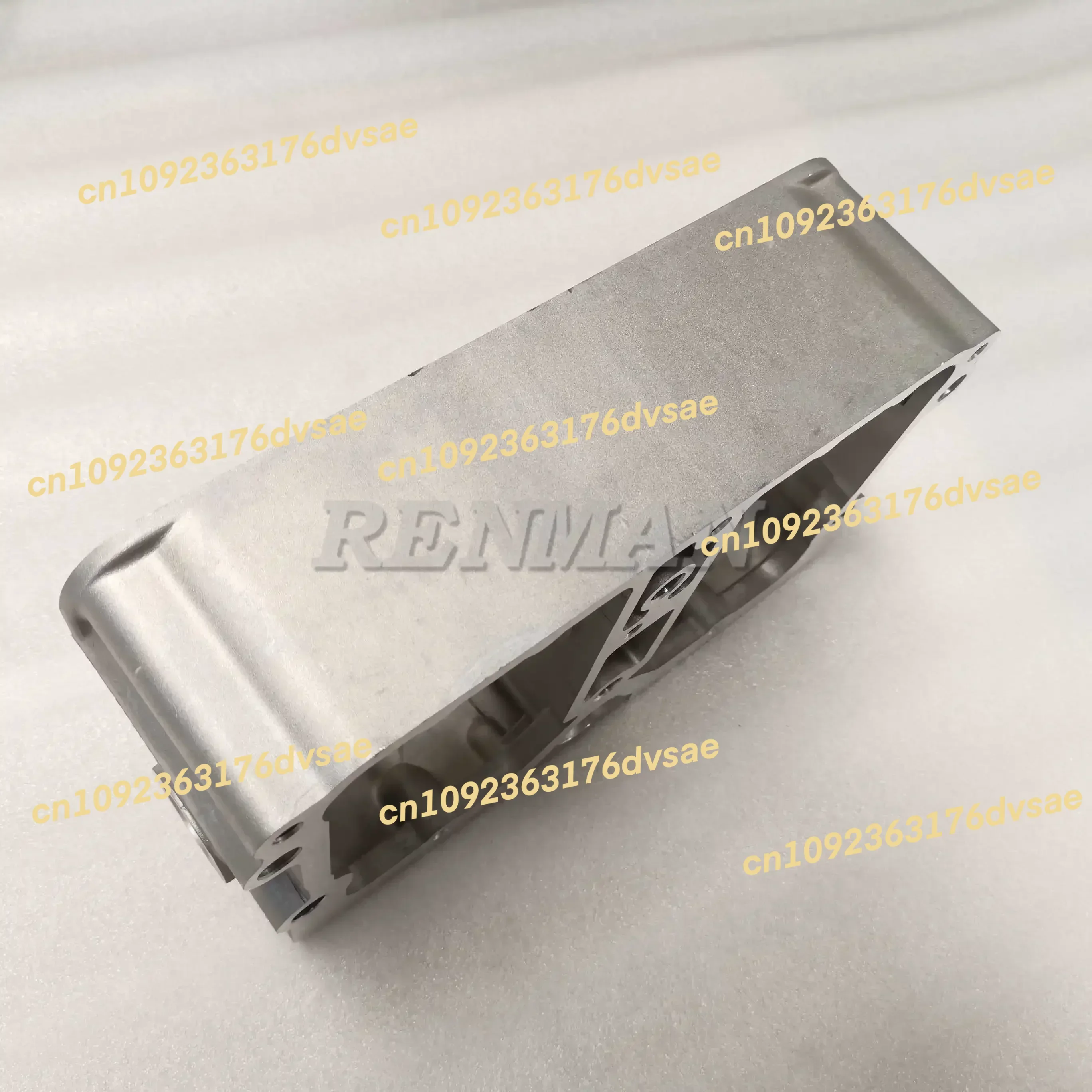 

NEW Cummins NT855 Engine Rocker Lever Housing 3047479 3052170