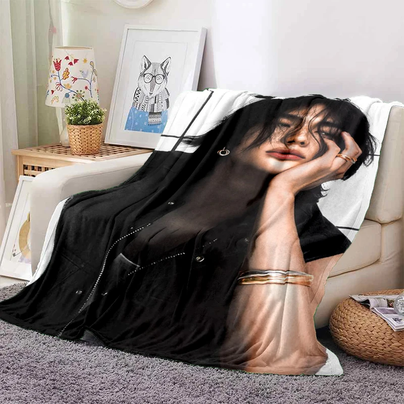 SK Korean H-Hyunjin Star Soft Plush Blanket,Flannel Blanket Throw Blanket for Living Room Bedroom Bed Sofa Picnic Gift