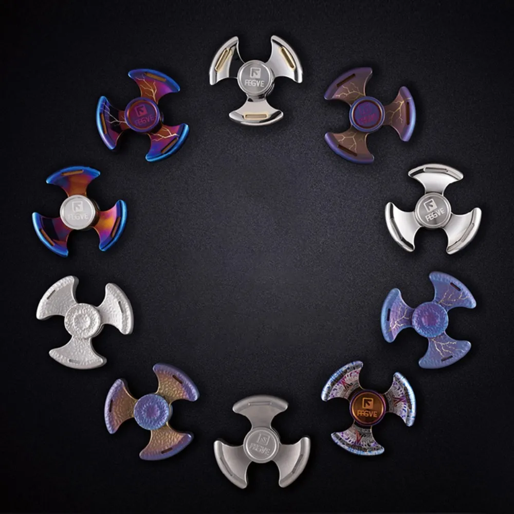 FEGVE EDC Fidget Spinner aus Titan-Messing, Stressabbau-Spielzeug, dreiblattiger Fidget-Spinner, Angstlinderungs-Gadgets, originelles Design