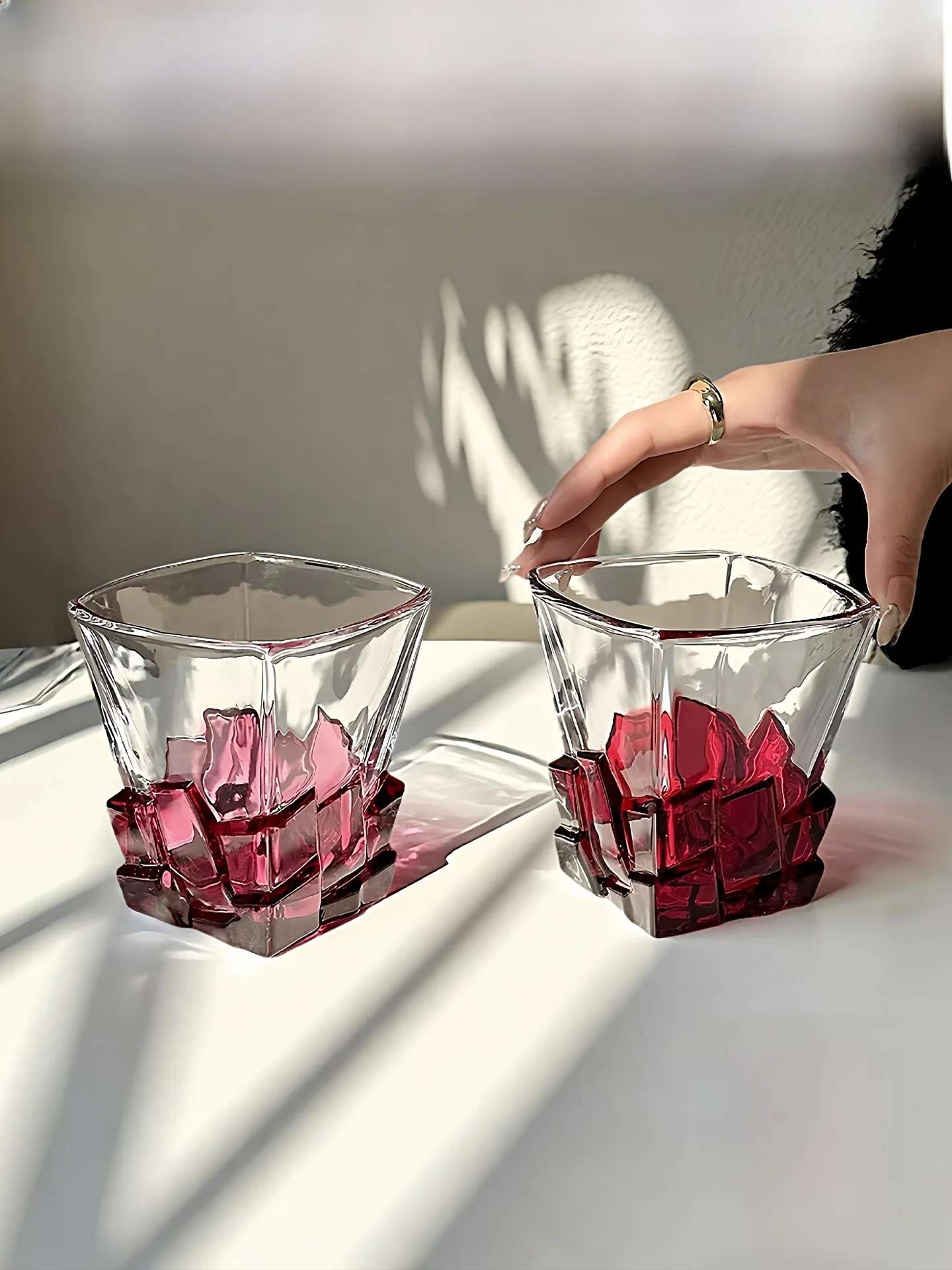LunTime Crystal Whiskey Glass Red Creative Luxury Home Use Sensation Retro Nordic Style Glass Cup for Fine Dining And Beverages