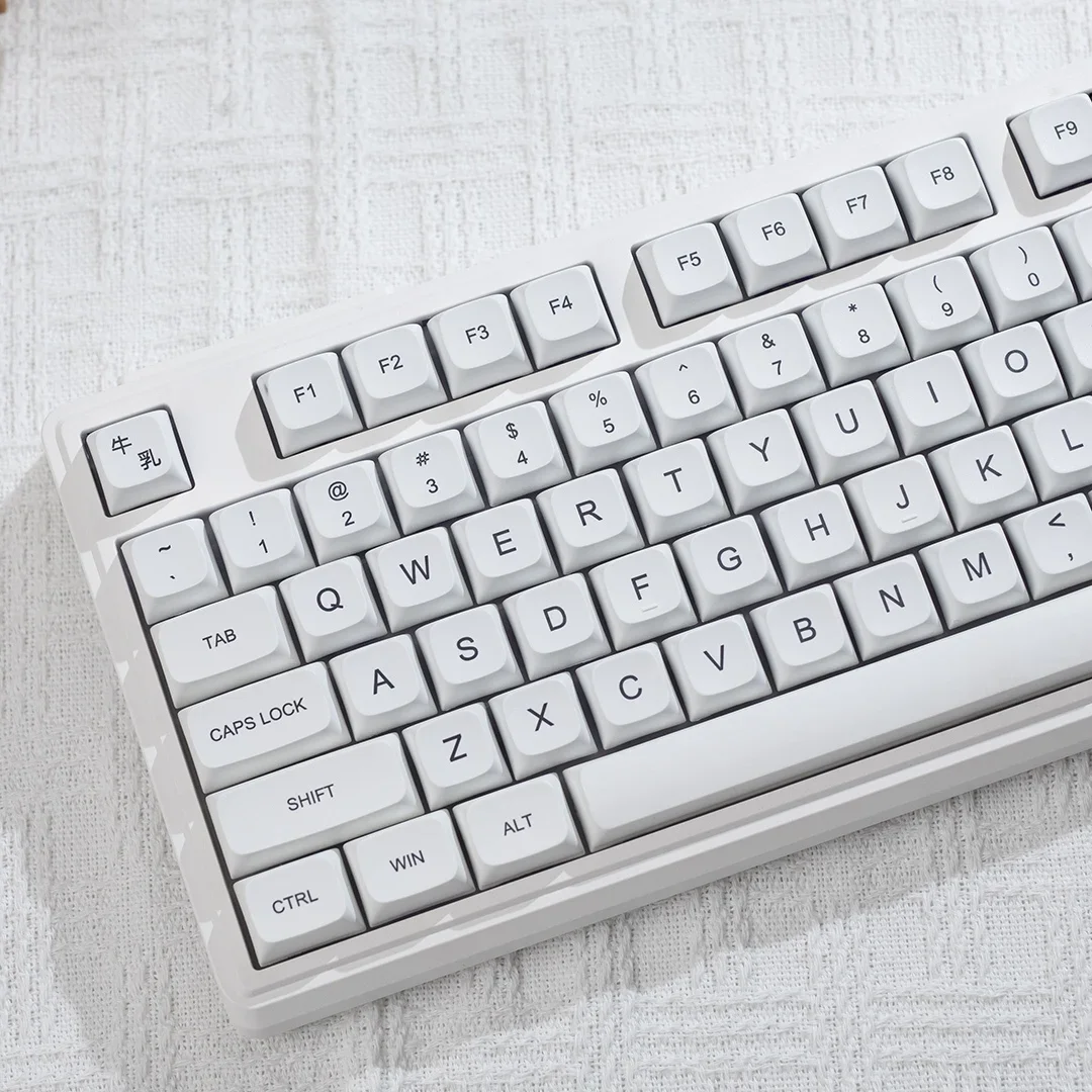 

Pure white English xda height keycap pbt material hot sublimation process simple white suitable for f87Pro f98pro