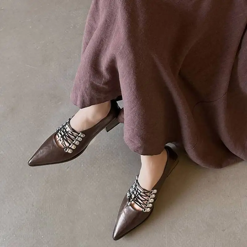 Women Cow Leather Pointed Toe Block Heel Pumps Chic Metal Eyelet Lace‑Up 4.5CM TPR Outsole Slip‑On Hollow Out Dress Shoes F373