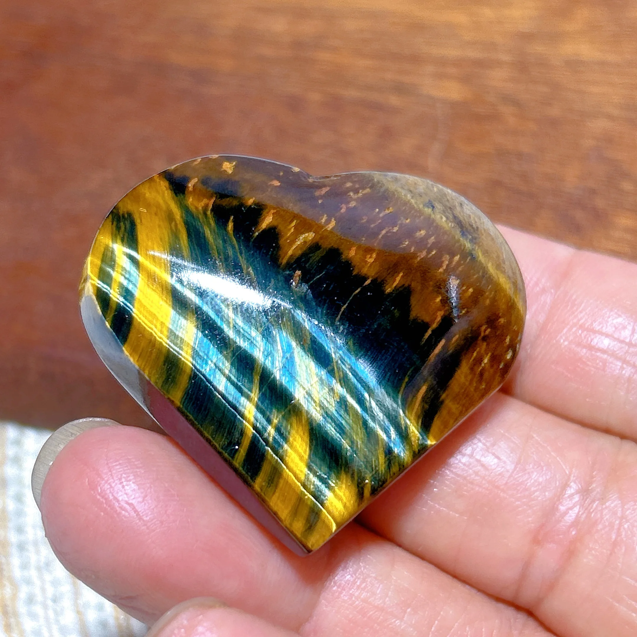 Healing Natural Crystals Blue Yellow Tiger Eye Heart Flashy High Quality Gemstones Reiki Home Decorations Mineral Energy Gift