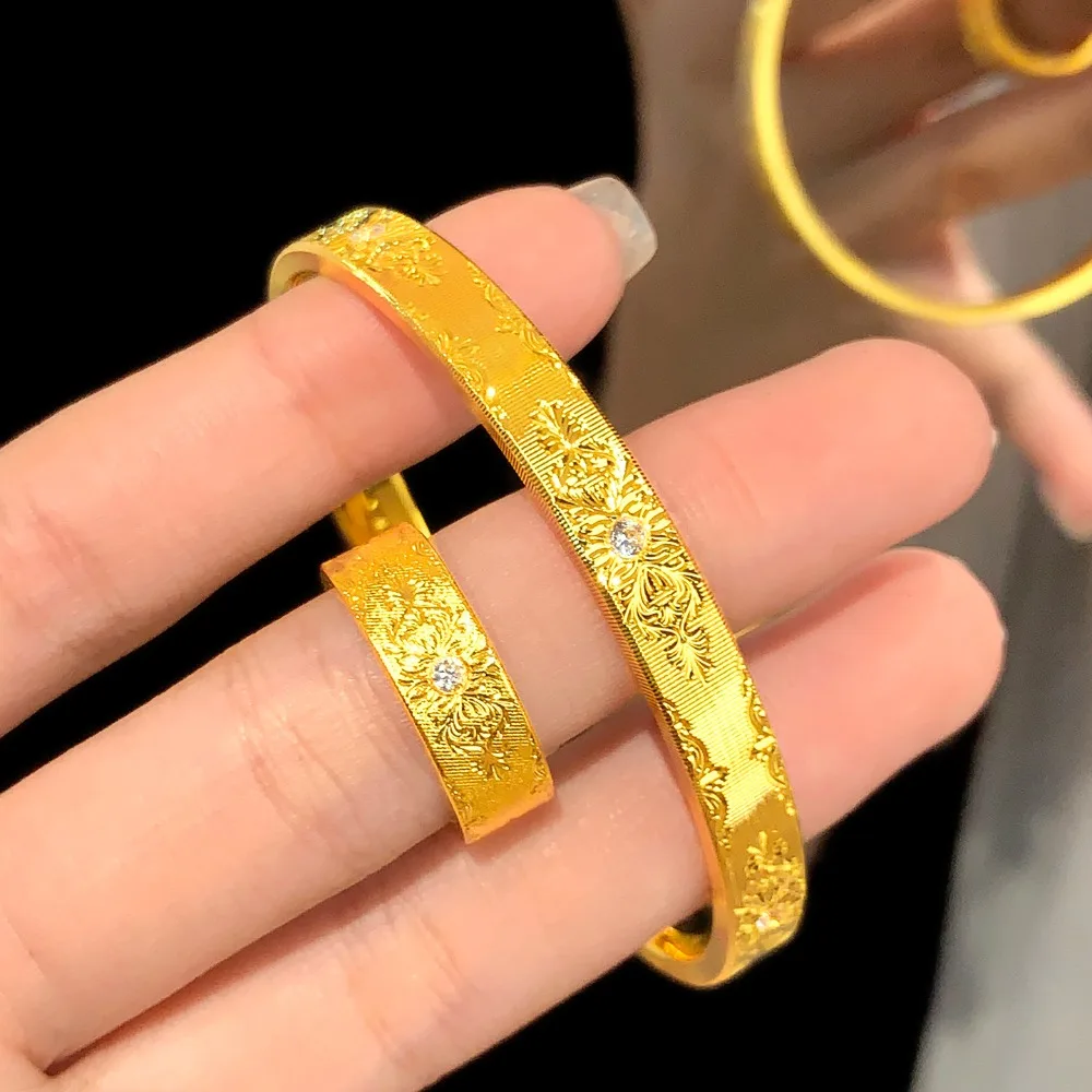 Inlaid curly grass grain flower bracelet high sense fashion closed mouth 9999gold