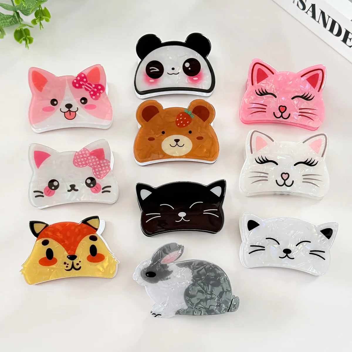 

Милые мультяшные заколки для волос в виде животных (кошка, медведь, кролик) для женщин, для полупучка или хвоста, нескользящие, на каждый день