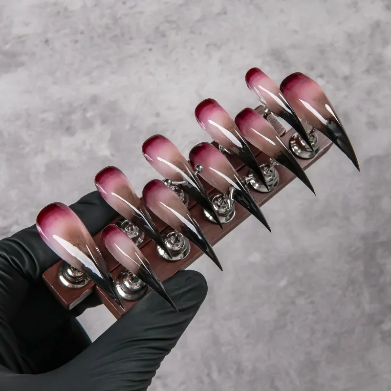 Armadura de garra de dragón con gradiente rosa y negro, estilo europeo y americano, moda para chicas a la moda, ambiente de otoño e invierno