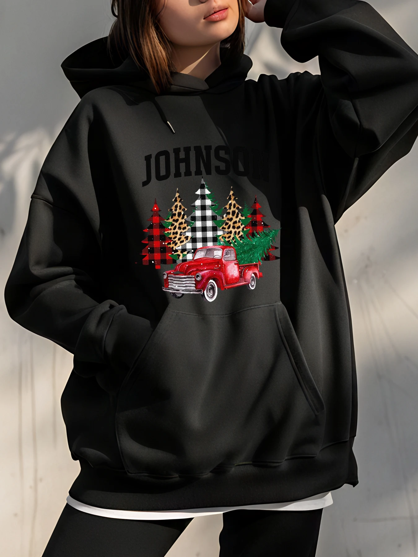 

Толстовка с рождественским принтом, классическая посадка, повседневный стиль, красный дизайн грузовика и рождественских елок, женская уличная одежда, праздничный наряд