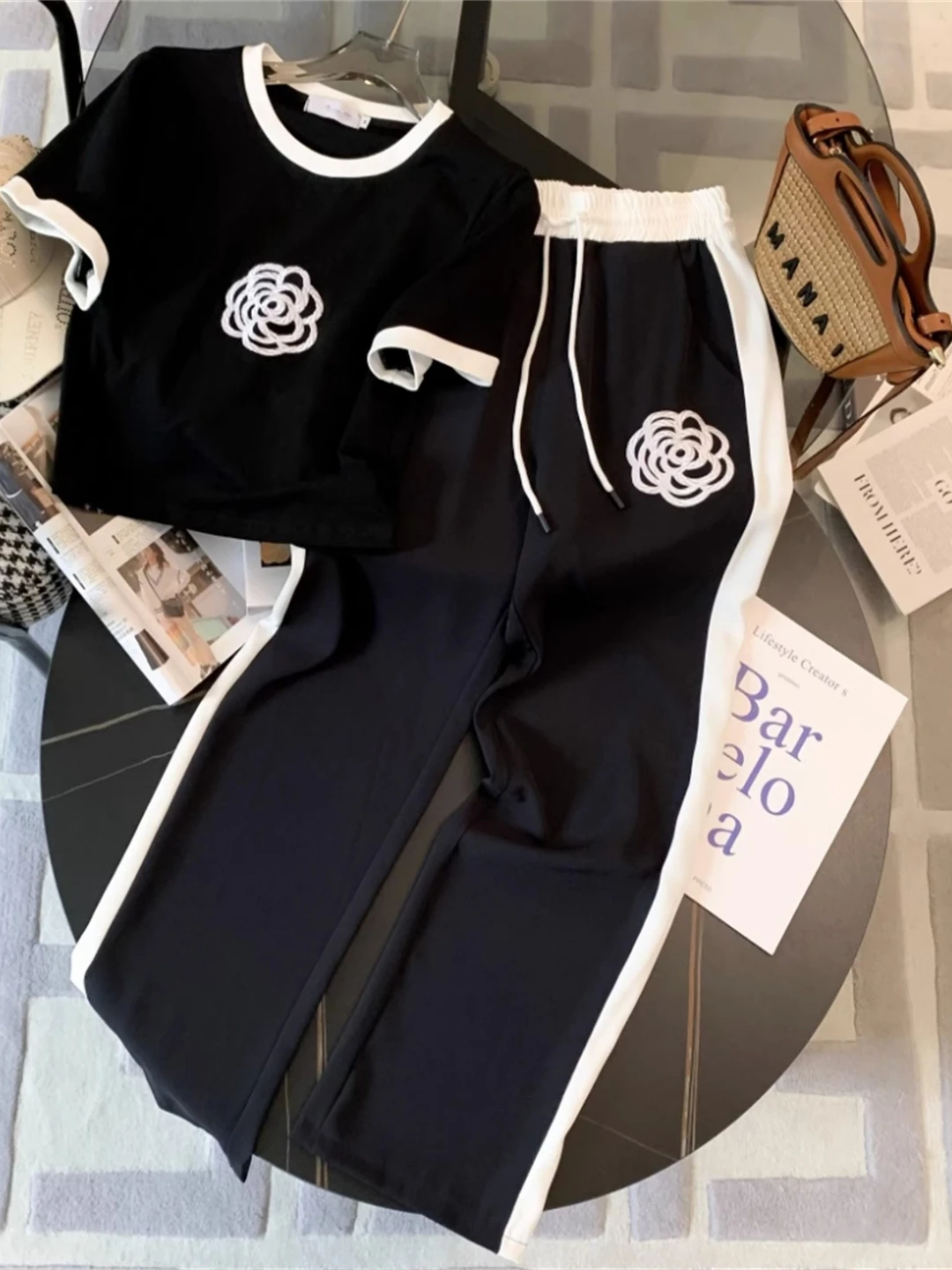 Conjunto de Roupa Esportiva Feminina da Moda Verão 2025: Novo Estilo, Calça Pantalona Rejuvenescedora, Conjunto de Duas Peças...