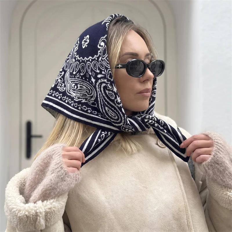 Ladies Soft Cashmere Blend Scarf Vintage Paisley Triangular Head Scarf Lightweight Breathable Neck Wrap Trendy Accessory